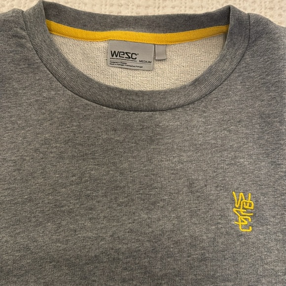 Perfect condition old school men’s medium WESC gray and yellow one crew neck - Picture 2 of 6
